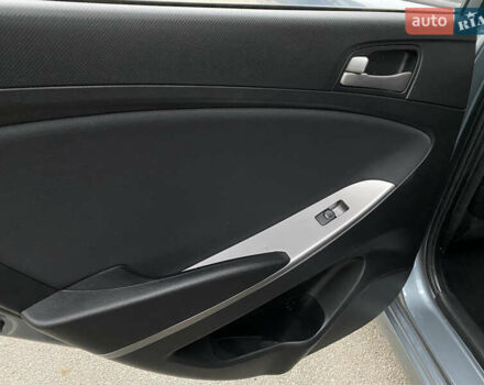 Сірий Хендай Акцент, об'ємом двигуна 1.37 л та пробігом 33 тис. км за 9800 $, фото 49 на Automoto.ua