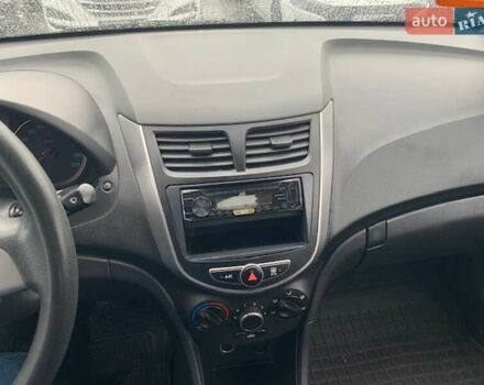 Сірий Хендай Акцент, об'ємом двигуна 1.37 л та пробігом 185 тис. км за 8200 $, фото 15 на Automoto.ua