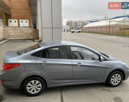 Сірий Хендай Акцент, об'ємом двигуна 1.37 л та пробігом 33 тис. км за 9800 $, фото 15 на Automoto.ua