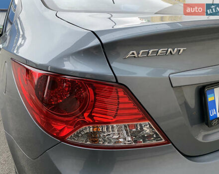 Сірий Хендай Акцент, об'ємом двигуна 1.37 л та пробігом 33 тис. км за 9800 $, фото 30 на Automoto.ua
