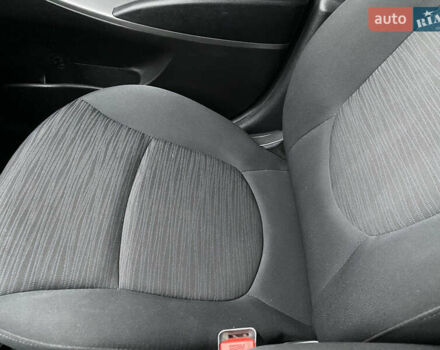 Сірий Хендай Акцент, об'ємом двигуна 1.37 л та пробігом 33 тис. км за 9800 $, фото 44 на Automoto.ua