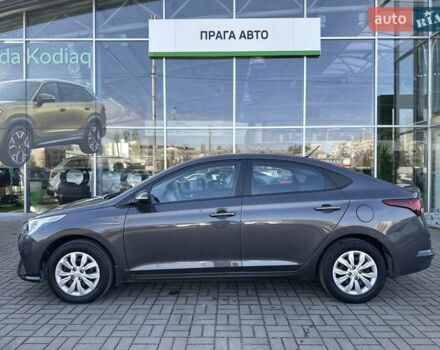 Серый Хендай Акцент, объемом двигателя 1.37 л и пробегом 63 тыс. км за 11900 $, фото 1 на Automoto.ua