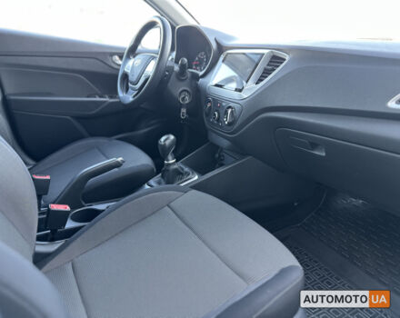 Сірий Хендай Акцент, об'ємом двигуна 1.4 л та пробігом 63 тис. км за 11900 $, фото 10 на Automoto.ua