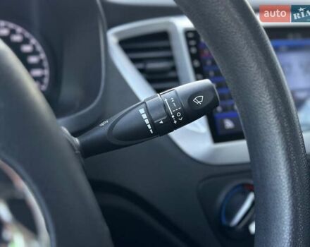 Серый Хендай Акцент, объемом двигателя 1.37 л и пробегом 63 тыс. км за 11900 $, фото 19 на Automoto.ua