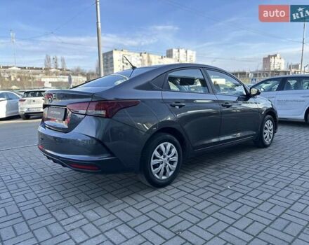 Серый Хендай Акцент, объемом двигателя 1.37 л и пробегом 63 тыс. км за 11900 $, фото 4 на Automoto.ua