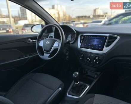 Серый Хендай Акцент, объемом двигателя 1.37 л и пробегом 63 тыс. км за 11900 $, фото 15 на Automoto.ua