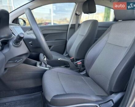 Серый Хендай Акцент, объемом двигателя 1.37 л и пробегом 63 тыс. км за 11900 $, фото 11 на Automoto.ua