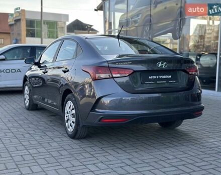 Серый Хендай Акцент, объемом двигателя 1.37 л и пробегом 63 тыс. км за 11900 $, фото 2 на Automoto.ua