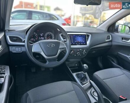 Серый Хендай Акцент, объемом двигателя 1.37 л и пробегом 63 тыс. км за 11900 $, фото 13 на Automoto.ua