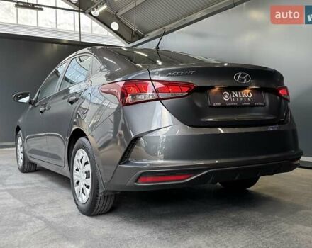 Сірий Хендай Акцент, об'ємом двигуна 1.4 л та пробігом 65 тис. км за 14500 $, фото 16 на Automoto.ua