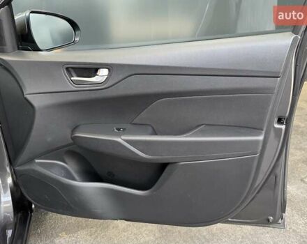 Сірий Хендай Акцент, об'ємом двигуна 1.4 л та пробігом 65 тис. км за 14500 $, фото 29 на Automoto.ua