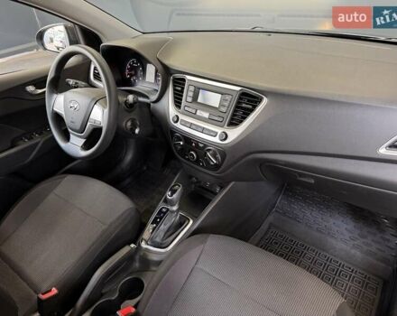 Сірий Хендай Акцент, об'ємом двигуна 1.4 л та пробігом 65 тис. км за 14500 $, фото 21 на Automoto.ua