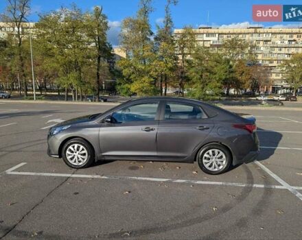 Серый Хендай Акцент, объемом двигателя 1.37 л и пробегом 43 тыс. км за 13500 $, фото 5 на Automoto.ua