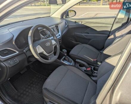 Серый Хендай Акцент, объемом двигателя 1.37 л и пробегом 43 тыс. км за 13500 $, фото 8 на Automoto.ua