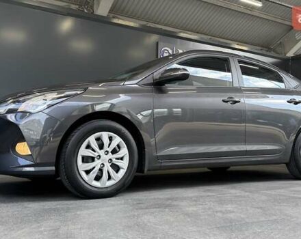 Сірий Хендай Акцент, об'ємом двигуна 1.4 л та пробігом 65 тис. км за 14500 $, фото 10 на Automoto.ua