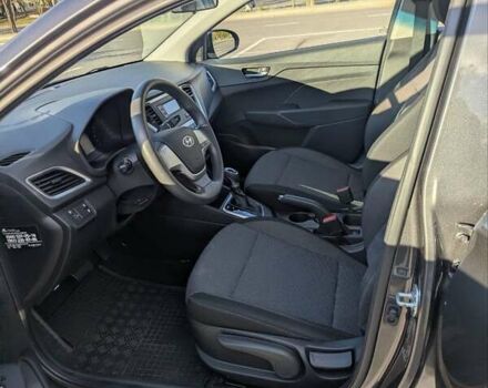 Серый Хендай Акцент, объемом двигателя 1.37 л и пробегом 43 тыс. км за 13500 $, фото 10 на Automoto.ua