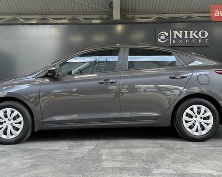 Сірий Хендай Акцент, об'ємом двигуна 1.4 л та пробігом 65 тис. км за 14500 $, фото 11 на Automoto.ua