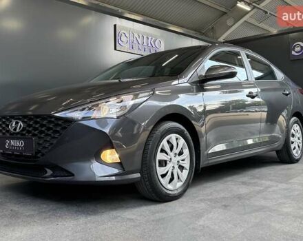 Сірий Хендай Акцент, об'ємом двигуна 1.4 л та пробігом 65 тис. км за 14500 $, фото 6 на Automoto.ua