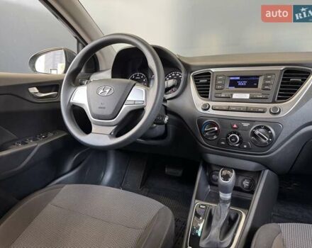 Сірий Хендай Акцент, об'ємом двигуна 1.4 л та пробігом 65 тис. км за 14500 $, фото 22 на Automoto.ua
