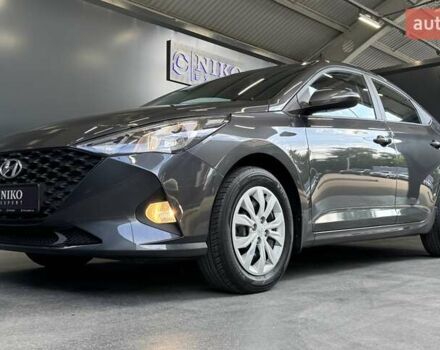 Сірий Хендай Акцент, об'ємом двигуна 1.4 л та пробігом 65 тис. км за 14500 $, фото 5 на Automoto.ua