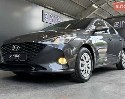 Сірий Хендай Акцент, об'ємом двигуна 1.4 л та пробігом 65 тис. км за 14500 $, фото 4 на Automoto.ua