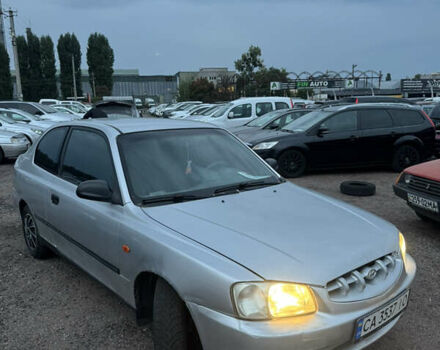 Серый Хендай Акцент, объемом двигателя 1.34 л и пробегом 348 тыс. км за 1600 $, фото 7 на Automoto.ua