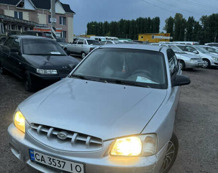 Серый Хендай Акцент, объемом двигателя 1.34 л и пробегом 348 тыс. км за 1600 $, фото 1 на Automoto.ua