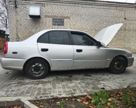 Серый Хендай Акцент, объемом двигателя 1.6 л и пробегом 480 тыс. км за 1200 $, фото 1 на Automoto.ua