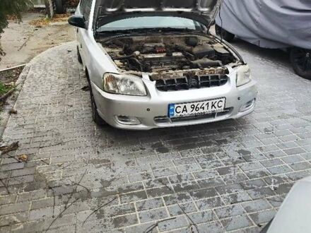 Серый Хендай Акцент, объемом двигателя 1.6 л и пробегом 480 тыс. км за 1200 $, фото 1 на Automoto.ua