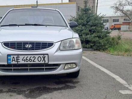 Серый Хендай Акцент, объемом двигателя 1.5 л и пробегом 287 тыс. км за 3500 $, фото 1 на Automoto.ua