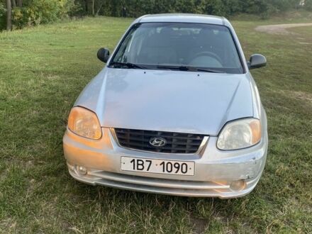 Серый Хендай Акцент, объемом двигателя 1.3 л и пробегом 230 тыс. км за 1050 $, фото 1 на Automoto.ua