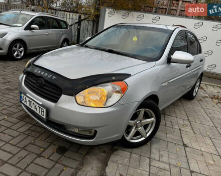 Серый Хендай Акцент, объемом двигателя 1.4 л и пробегом 145 тыс. км за 5500 $, фото 1 на Automoto.ua