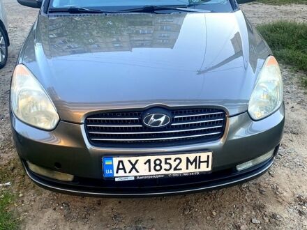 Серый Хендай Акцент, объемом двигателя 1.4 л и пробегом 230 тыс. км за 4800 $, фото 1 на Automoto.ua