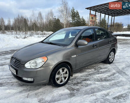 Серый Хендай Акцент, объемом двигателя 1.4 л и пробегом 129 тыс. км за 5500 $, фото 1 на Automoto.ua