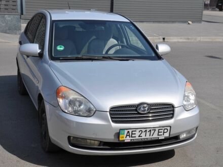 Серый Хендай Акцент, объемом двигателя 1.4 л и пробегом 158 тыс. км за 4200 $, фото 1 на Automoto.ua