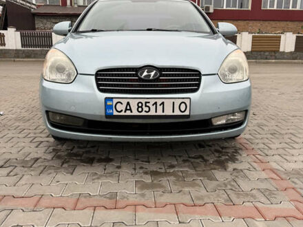 Серый Хендай Акцент, объемом двигателя 1.6 л и пробегом 211 тыс. км за 5200 $, фото 1 на Automoto.ua