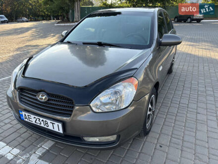 Серый Хендай Акцент, объемом двигателя 1.4 л и пробегом 135 тыс. км за 4800 $, фото 1 на Automoto.ua