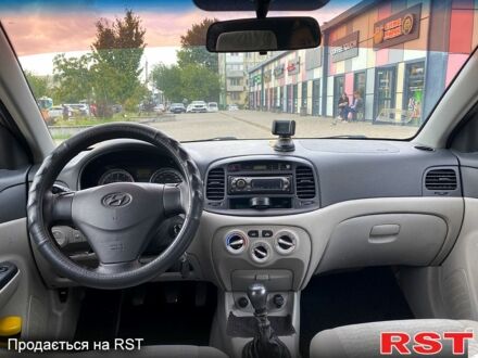 Серый Хендай Акцент, объемом двигателя 1.4 л и пробегом 180 тыс. км за 4200 $, фото 1 на Automoto.ua