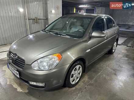 Серый Хендай Акцент, объемом двигателя 1.6 л и пробегом 169 тыс. км за 5700 $, фото 1 на Automoto.ua