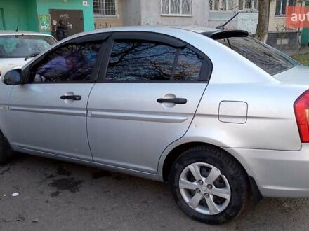 Серый Хендай Акцент, объемом двигателя 1.4 л и пробегом 255 тыс. км за 4900 $, фото 1 на Automoto.ua