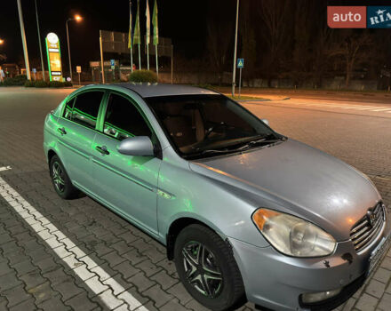 Серый Хендай Акцент, объемом двигателя 1.49 л и пробегом 250 тыс. км за 5300 $, фото 1 на Automoto.ua