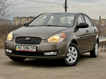 Серый Хендай Акцент, объемом двигателя 1.4 л и пробегом 109 тыс. км за 4900 $, фото 1 на Automoto.ua