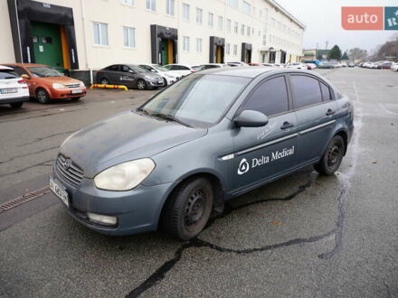 Серый Хендай Акцент, объемом двигателя 1.4 л и пробегом 300 тыс. км за 3312 $, фото 1 на Automoto.ua