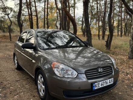 Сірий Хендай Акцент, об'ємом двигуна 1.4 л та пробігом 125 тис. км за 4800 $, фото 1 на Automoto.ua