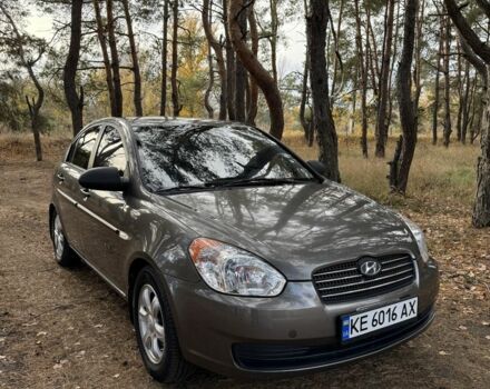 Серый Хендай Акцент, объемом двигателя 1.4 л и пробегом 125 тыс. км за 4800 $, фото 1 на Automoto.ua