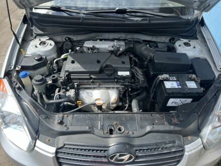 Хендай Акцент 2010 в Днепре (Днепропетровске) на Automoto.ua Серый Хендай Акцент, объемом двигателя 1.4 л и пробегом 200 тыс. км за 5000 $, фото 1 на Automoto.ua