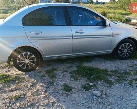 Сірий Хендай Акцент, об'ємом двигуна 1.6 л та пробігом 250 тис. км за 5000 $, фото 1 на Automoto.ua