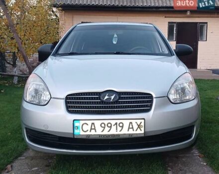 Серый Хендай Акцент, объемом двигателя 1.4 л и пробегом 130 тыс. км за 5500 $, фото 1 на Automoto.ua