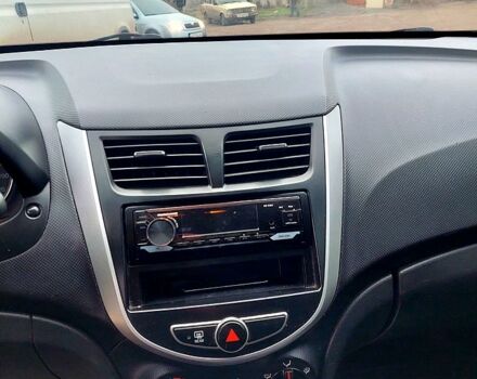 Серый Хендай Акцент, объемом двигателя 1.4 л и пробегом 165 тыс. км за 6500 $, фото 1 на Automoto.ua