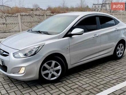 Серый Хендай Акцент, объемом двигателя 1.4 л и пробегом 175 тыс. км за 7500 $, фото 1 на Automoto.ua